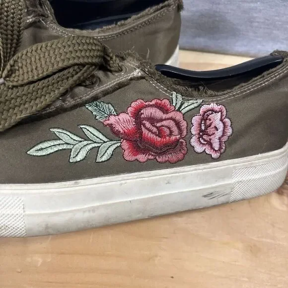 Bebé Sport Womens low Top Sneakers 9.5 Green Embroidered Y2K Inspired Boho - Picture 4 of 8